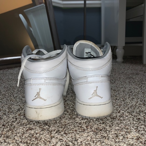 SOLD nike air jordan mid white - Picture 4 of 8